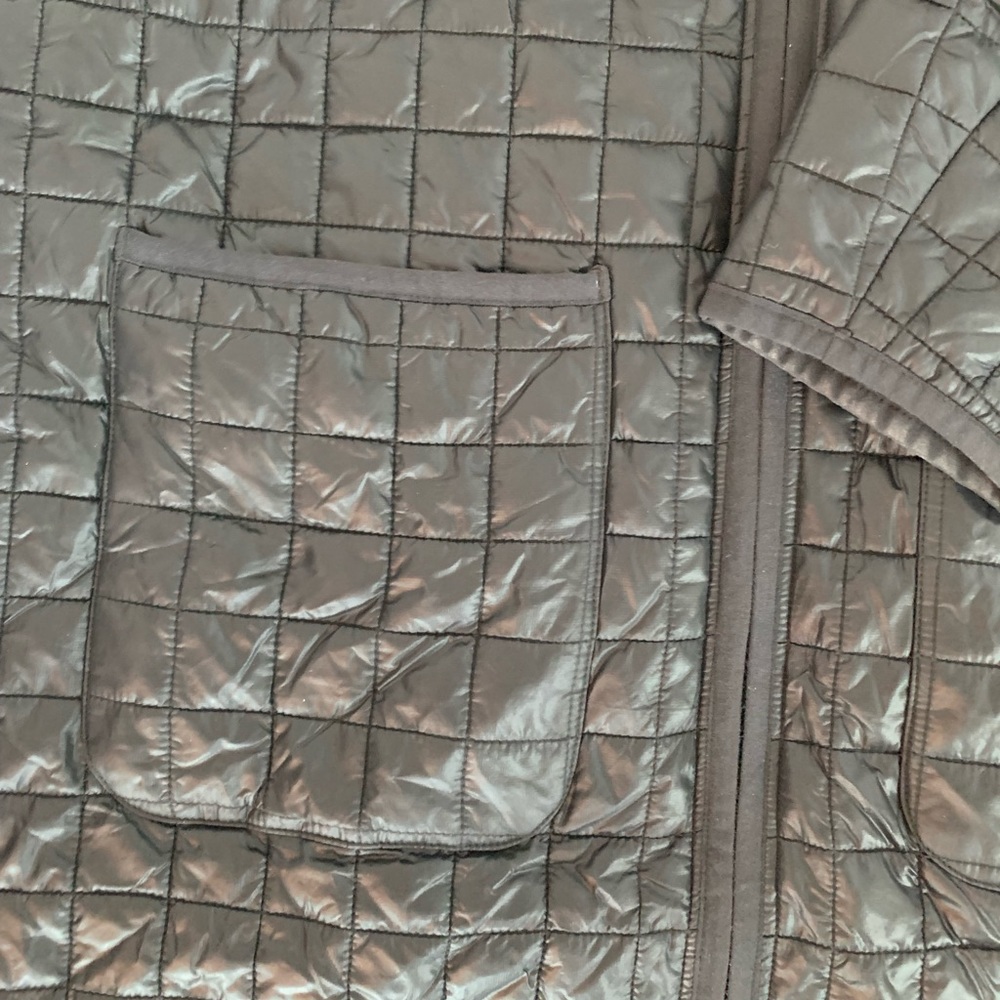 Athleta lightweight puffer jacket - Picture 4 of 7